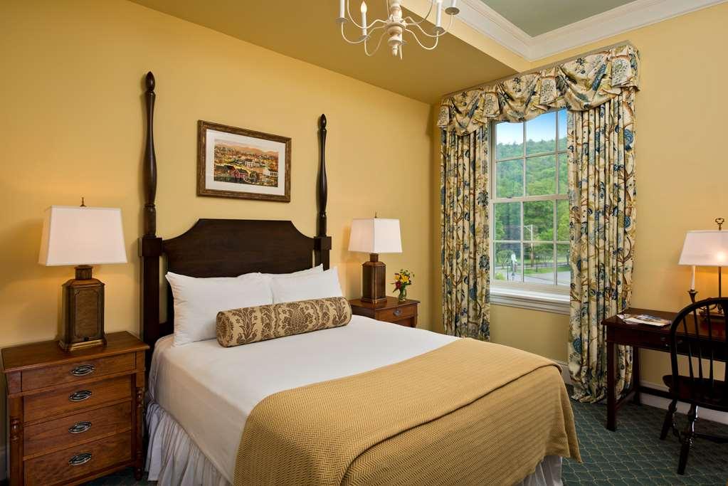 The Otesaga Resort Hotel Cooperstown Exterior photo